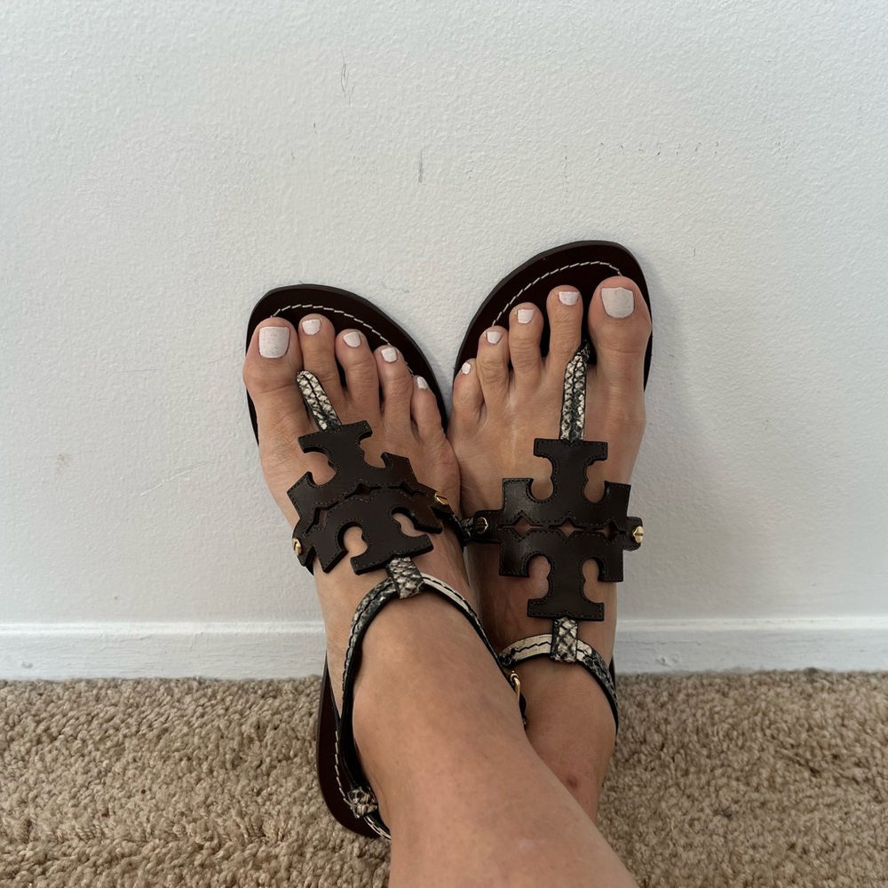 Practically new Tory Burch sandals!!